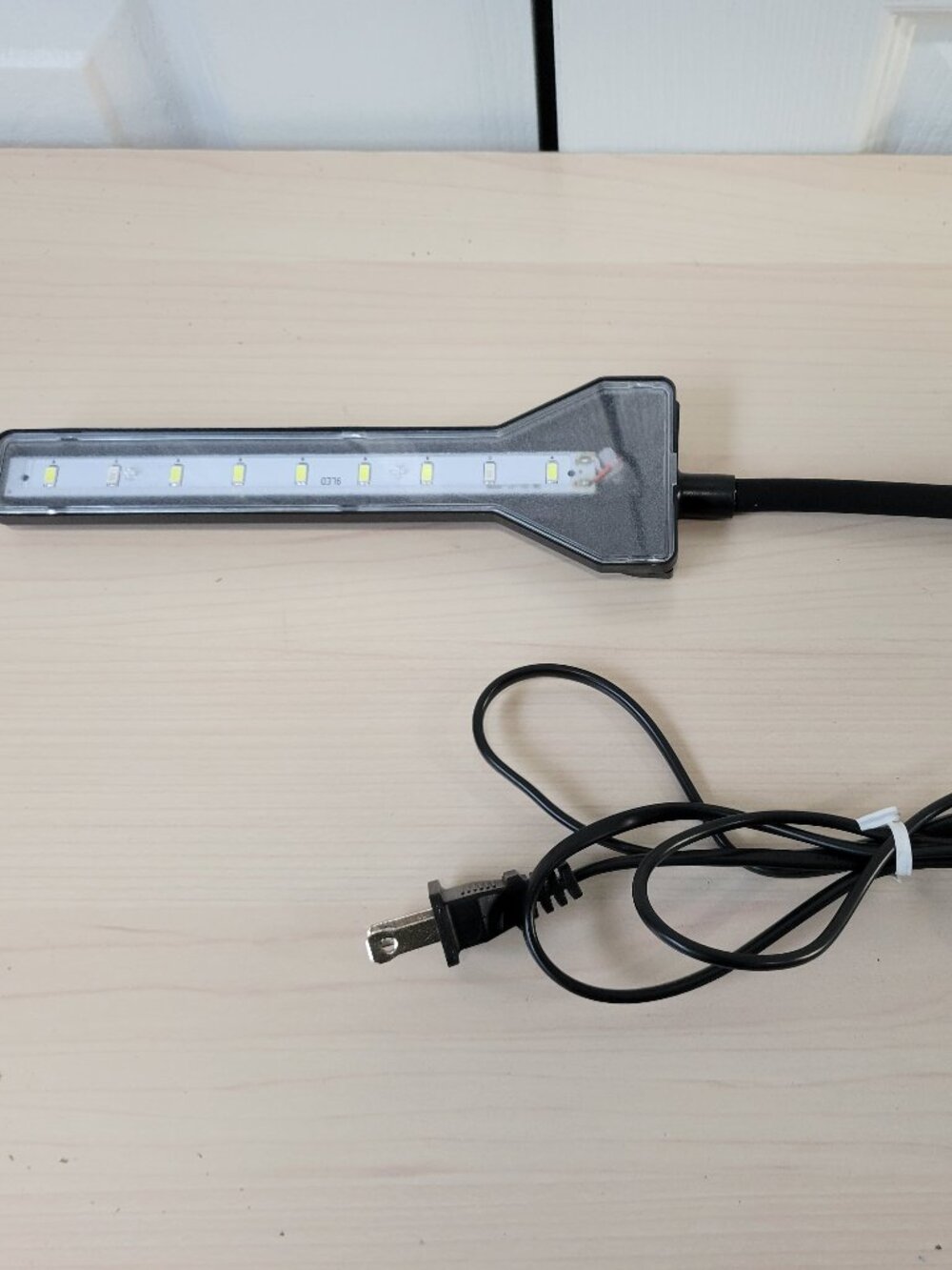 Blue White 9-LED 6.5" Strip Aquarium Clip Swivel Bendable Light Fish Tank Lamp
